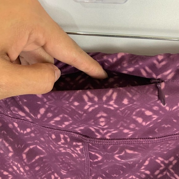 FABLETICS Amara Mid-Rise Powerlite Crop leggings - Picture 4 of 8